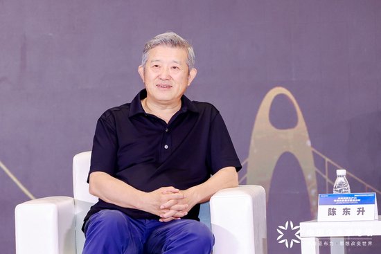 娛樂城：劉永好做的這件事，讓陳東陞發出感慨：中國企業家成熟了